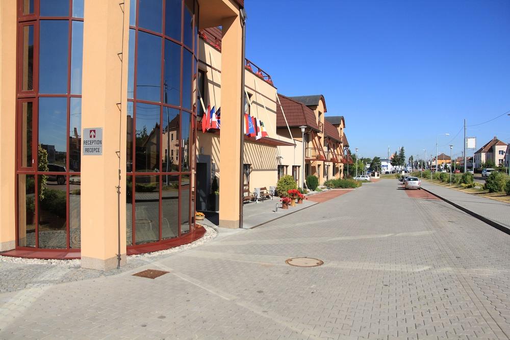 Primavera Hotel & Congress Centre Plzeň Kültér fotó